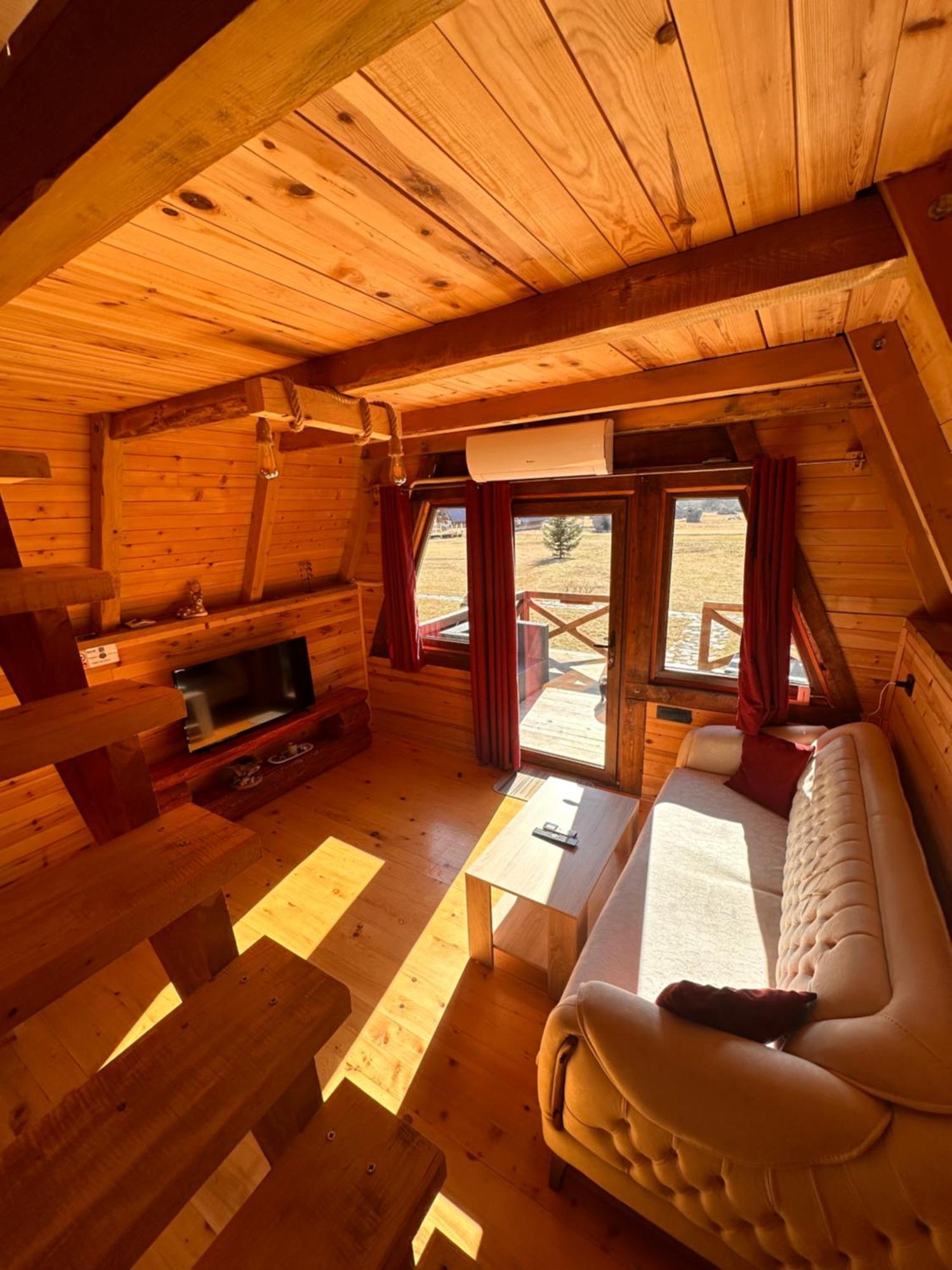 Etno Apartmani Komarnica Savnik Luaran gambar